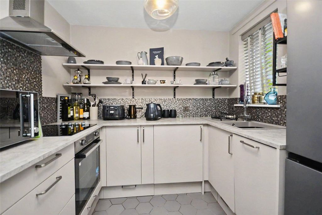 Property photo 3 of 13 Kitchen
