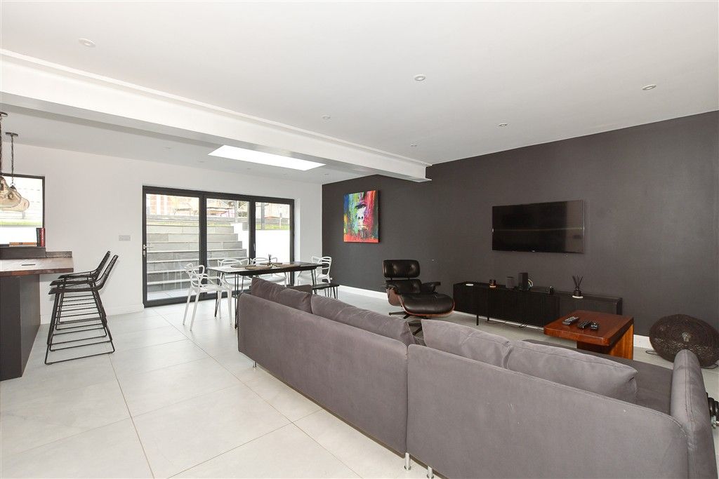 Property photo 3 of 14 Kitchen/Lounge/ Diner