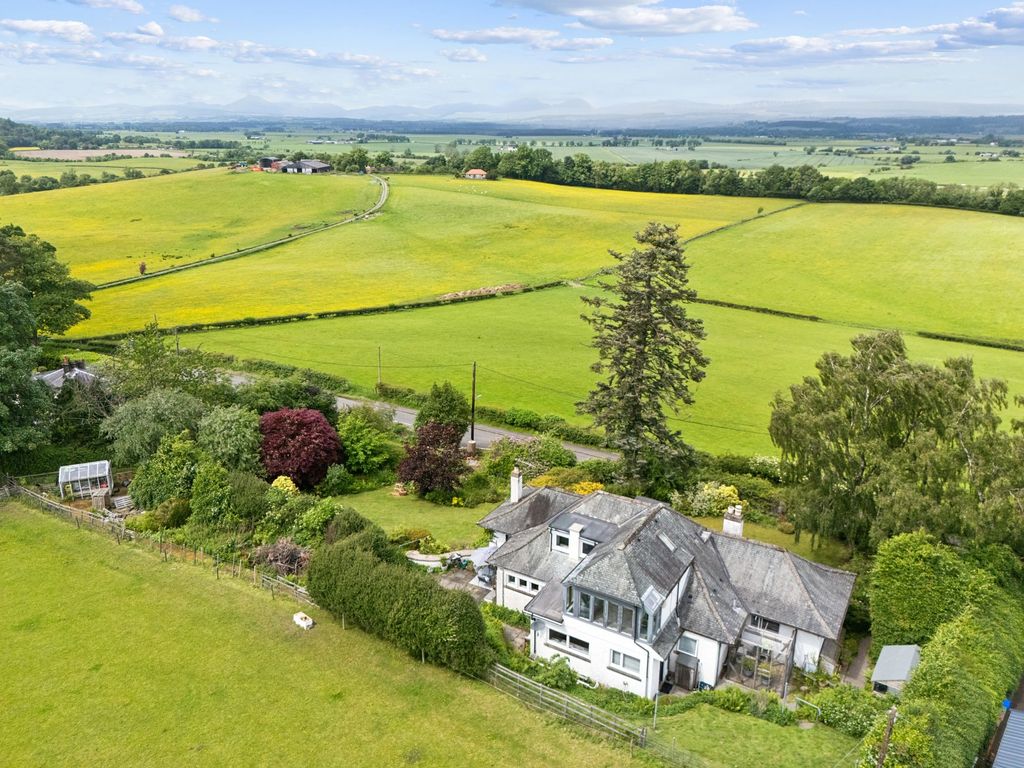 Property photo 2 of 36