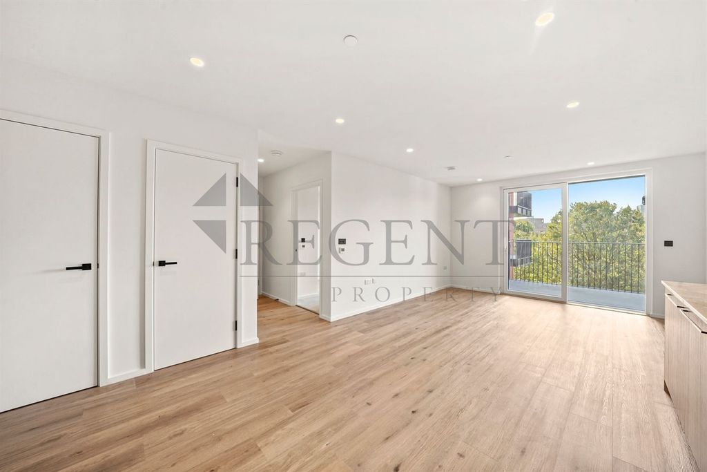 Property photo 2 of 14 Open Plan