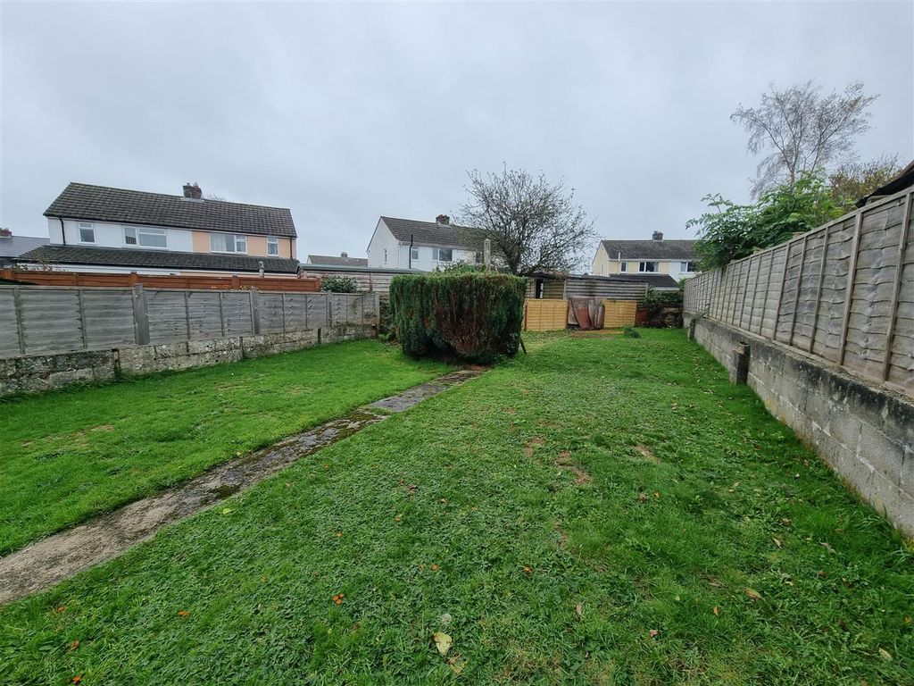 Property photo 3 of 14 Lawn.Jpg