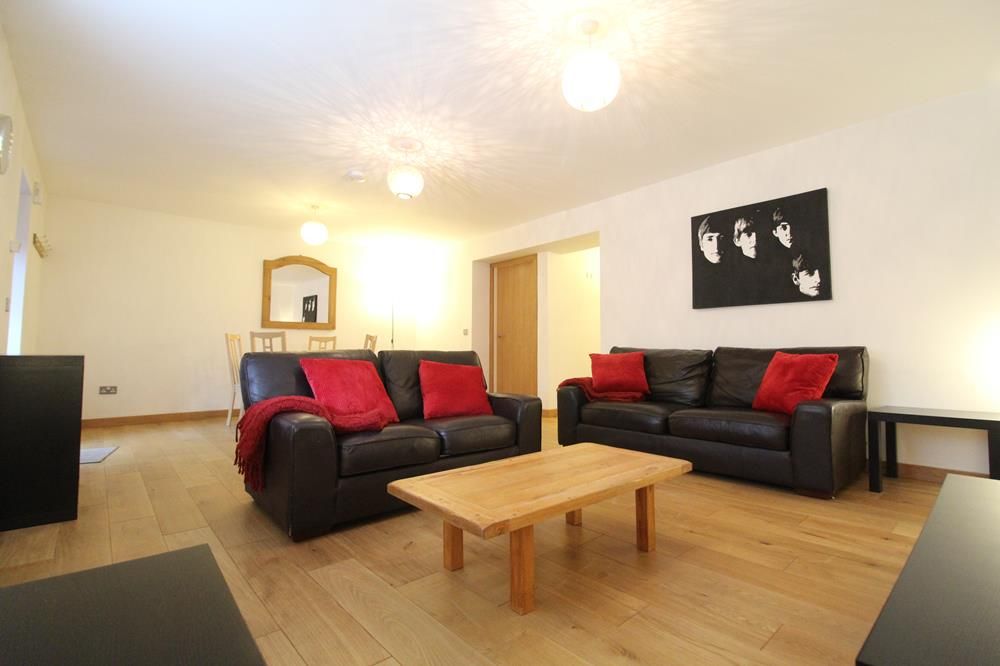 Property photo 1 of 8 Lounge