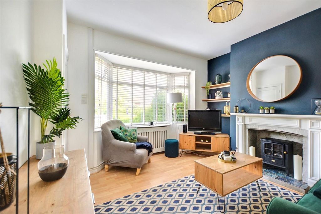 Property photo 2 of 30 Lounge_2.Jpeg