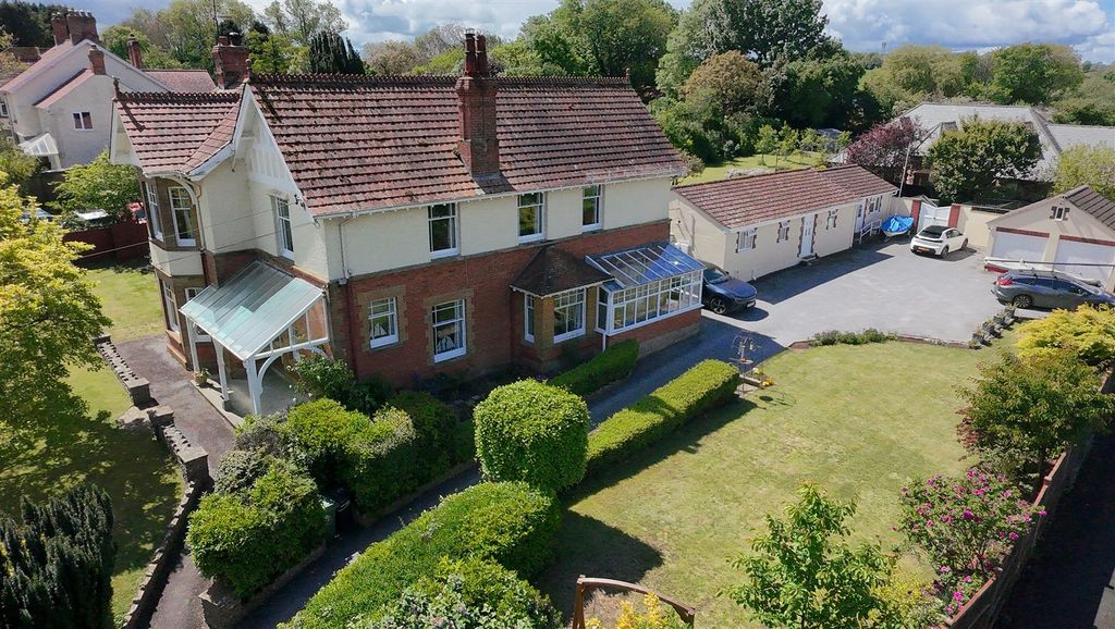 Property photo 2 of 22