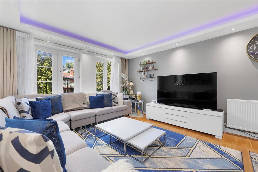 Property photo 1 of 9 4972061