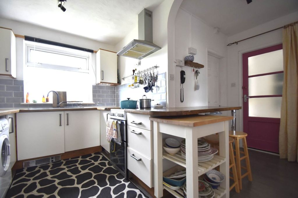 Property photo 2 of 5