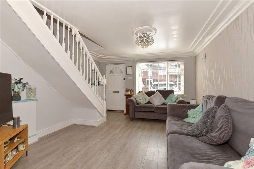 Property photo 1 of 10 Lounge