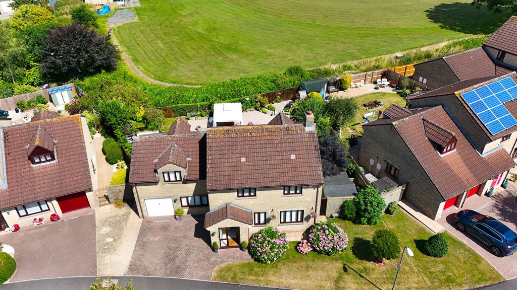 Property photo 2 of 45