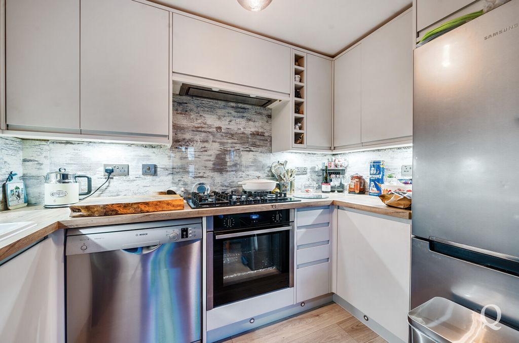 Property photo 2 of 20 A2699c31-9d18-4F3...