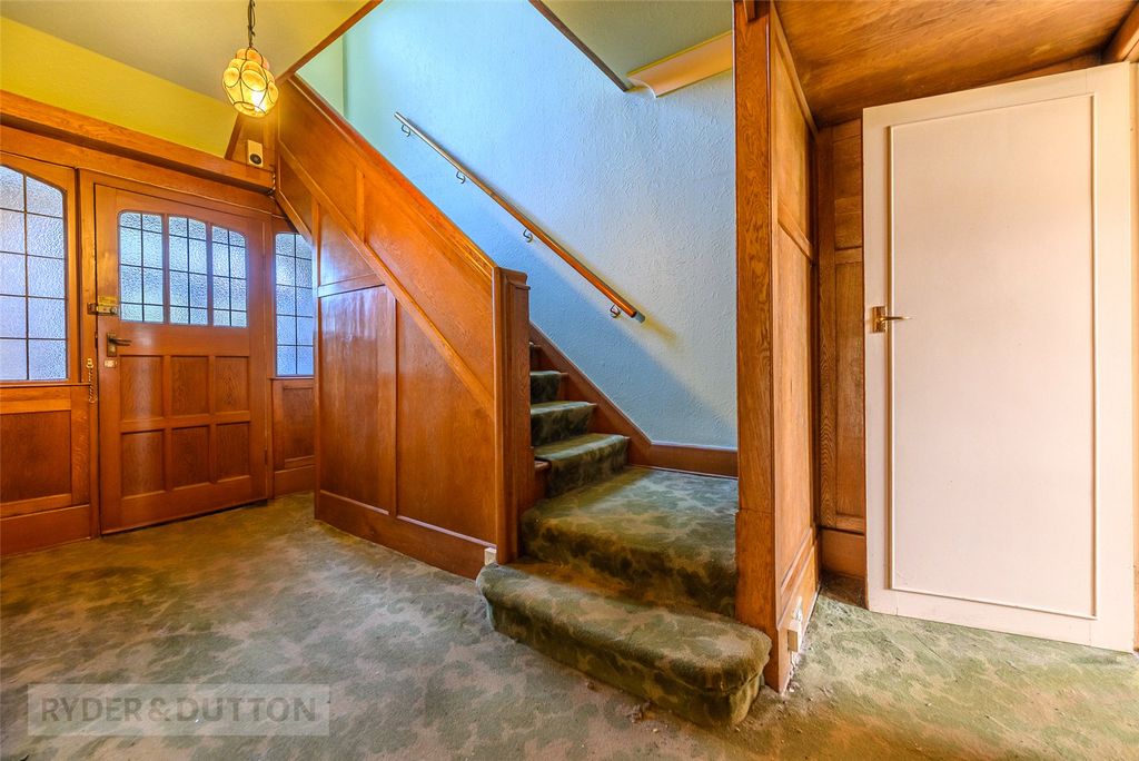 Property photo 3 of 24 Entrance Hallway