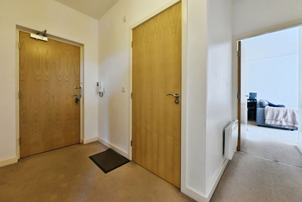 Property photo 2 of 17 Photo