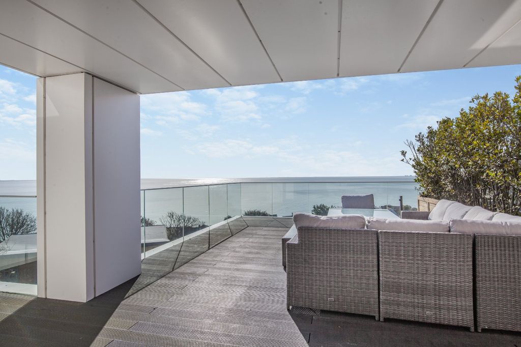 Property photo 1 of 12 Balcony Off Kitchen
