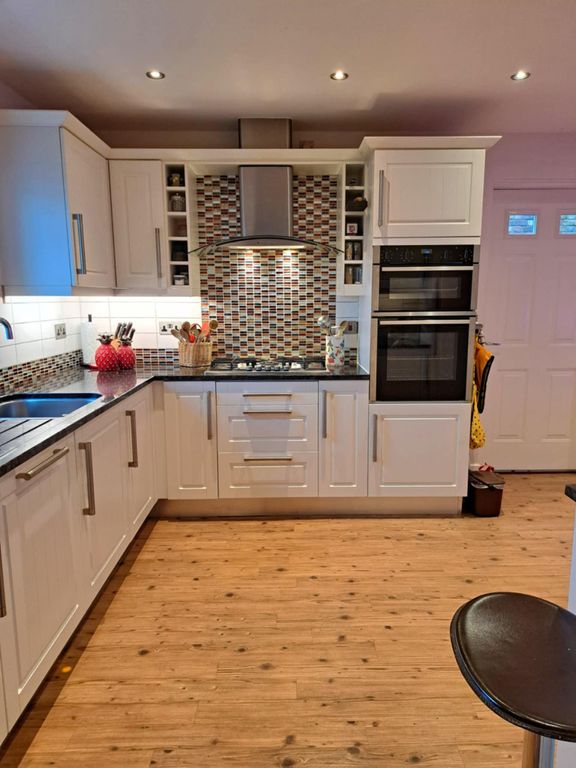 Property photo 3 of 49