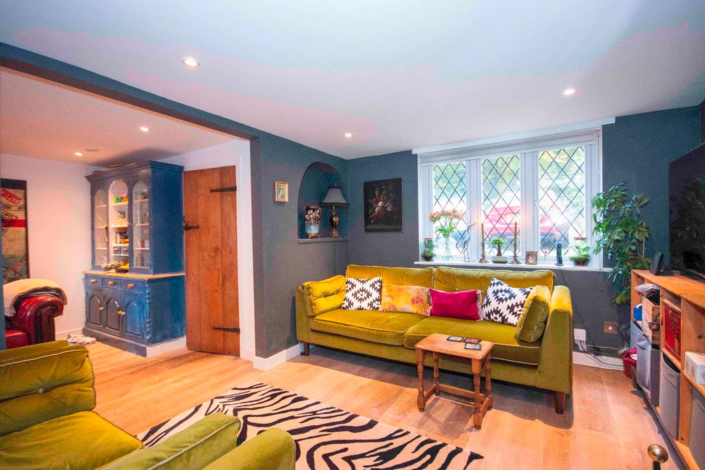 Property photo 3 of 19