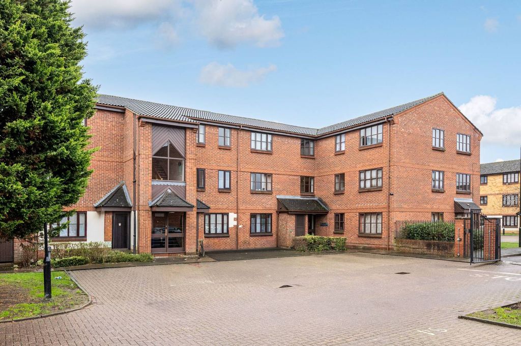 Property photo 2 of 9