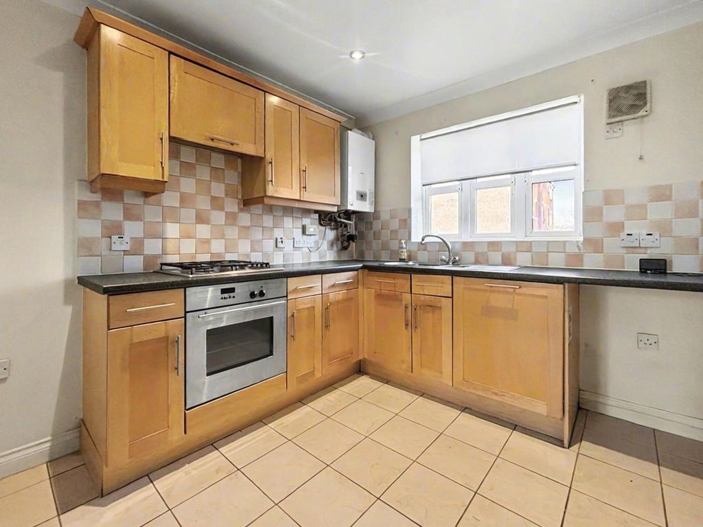 Property photo 2 of 8 Kitchen