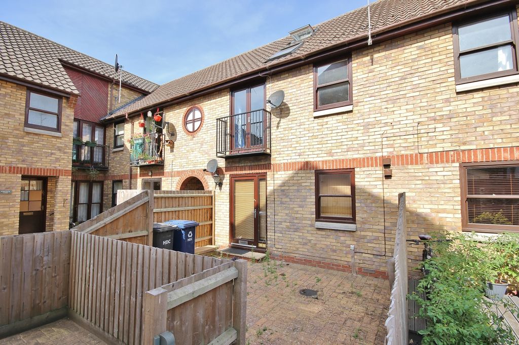Property photo 1 of 5 8A Woolpack Lane, St Ives, Front