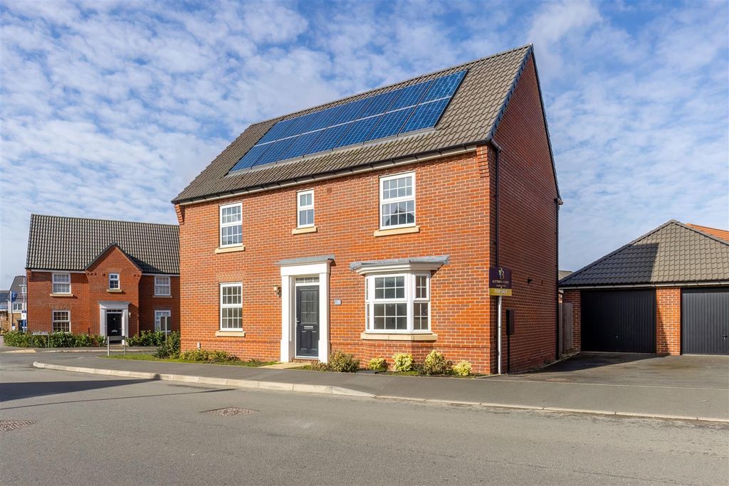 Property photo 1 of 19 Front Aspect