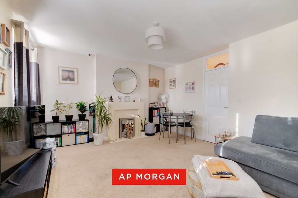 Property photo 3 of 6 Picture No. 05