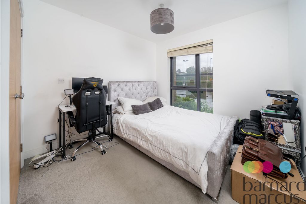 Property photo 3 of 10 Bedroom 1