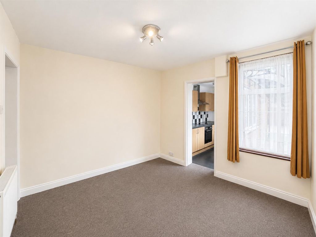 Property photo 3 of 12 Coopers Estate Agents