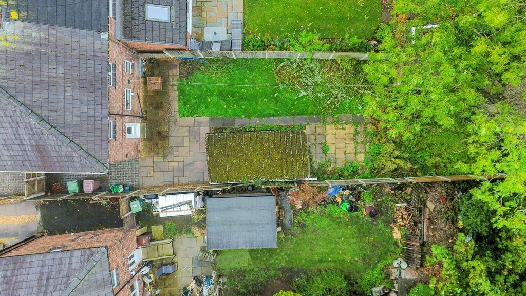 Property photo 2 of 27