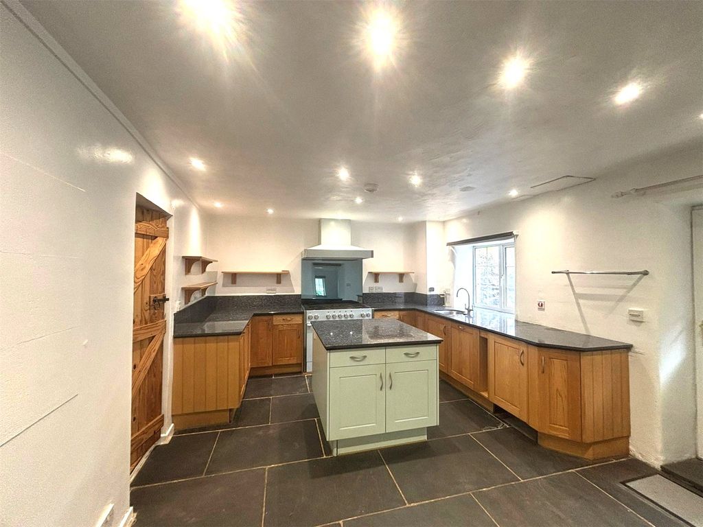 Property photo 2 of 13 Picture No. 33