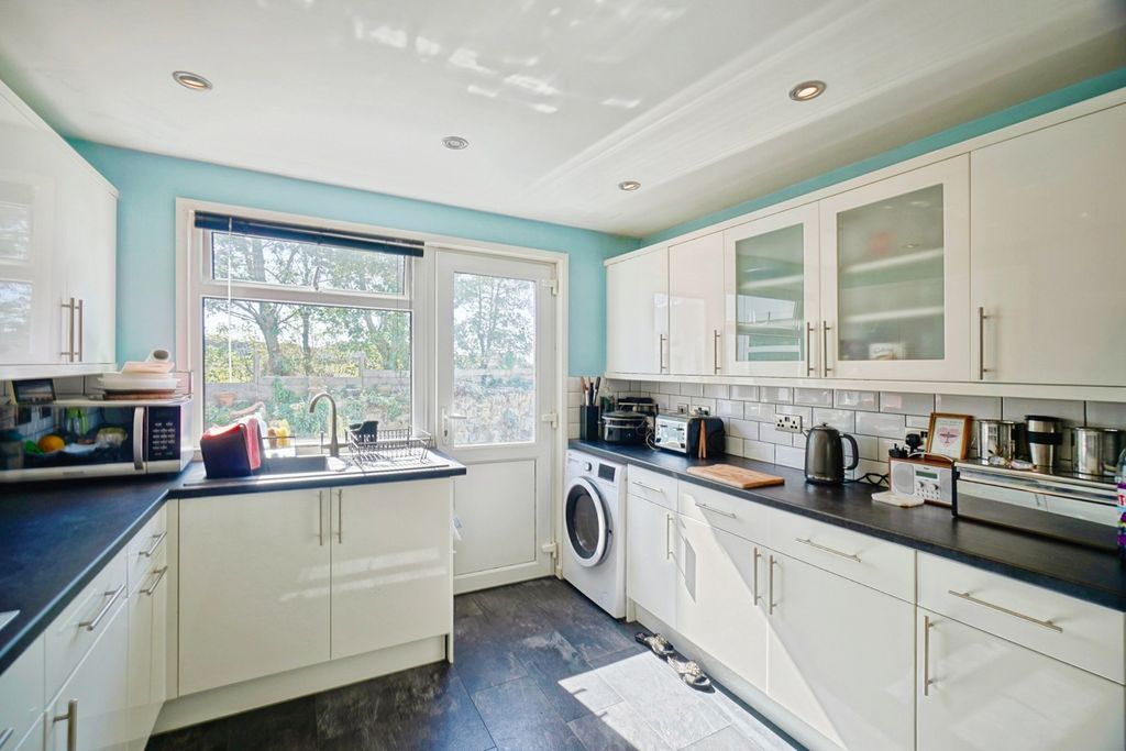Property photo 3 of 15 Pbox-Img.Jpg