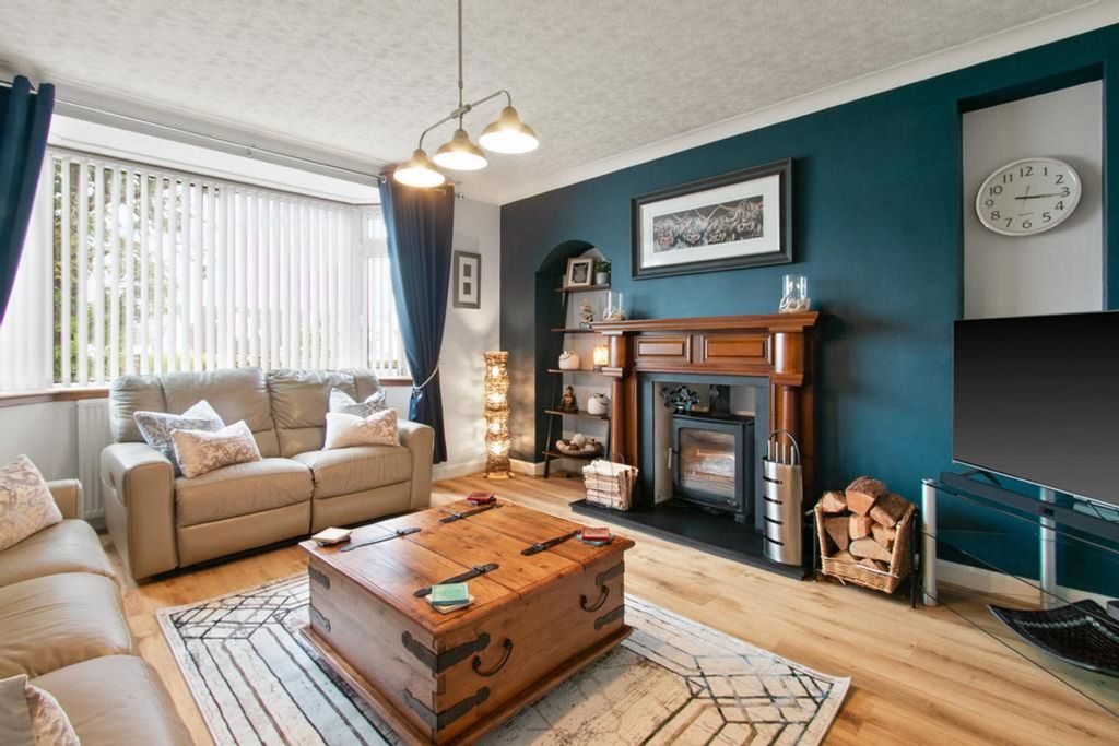Property photo 2 of 32