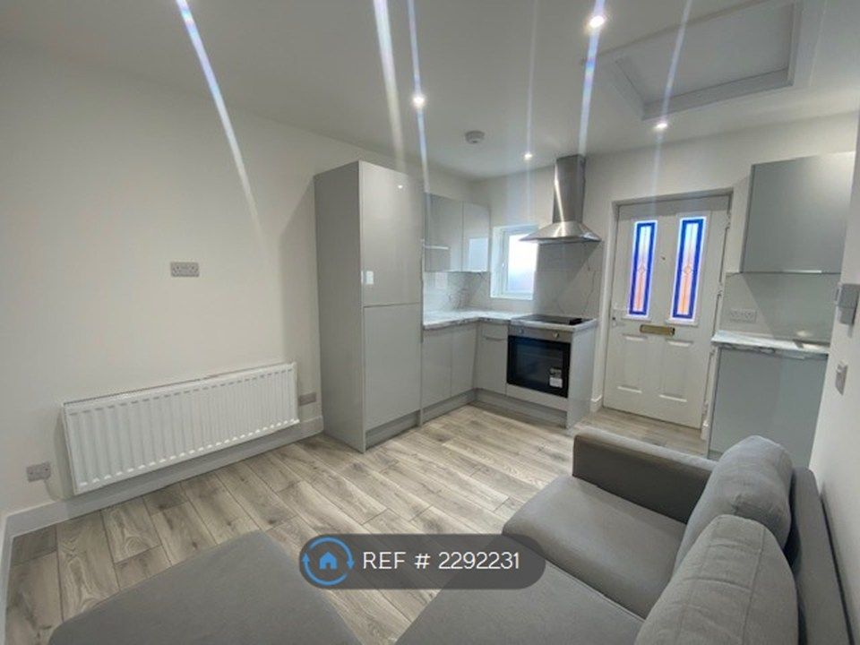Property photo 1 of 6 Kitchen/Open Plan Reception Again