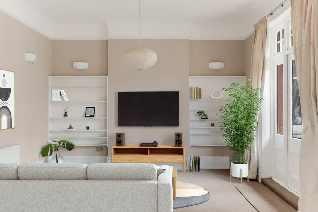 Property photo 1 of 27