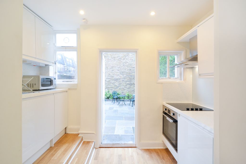 Property photo 3 of 7 Flat 2, 24 Almeida Street (6)