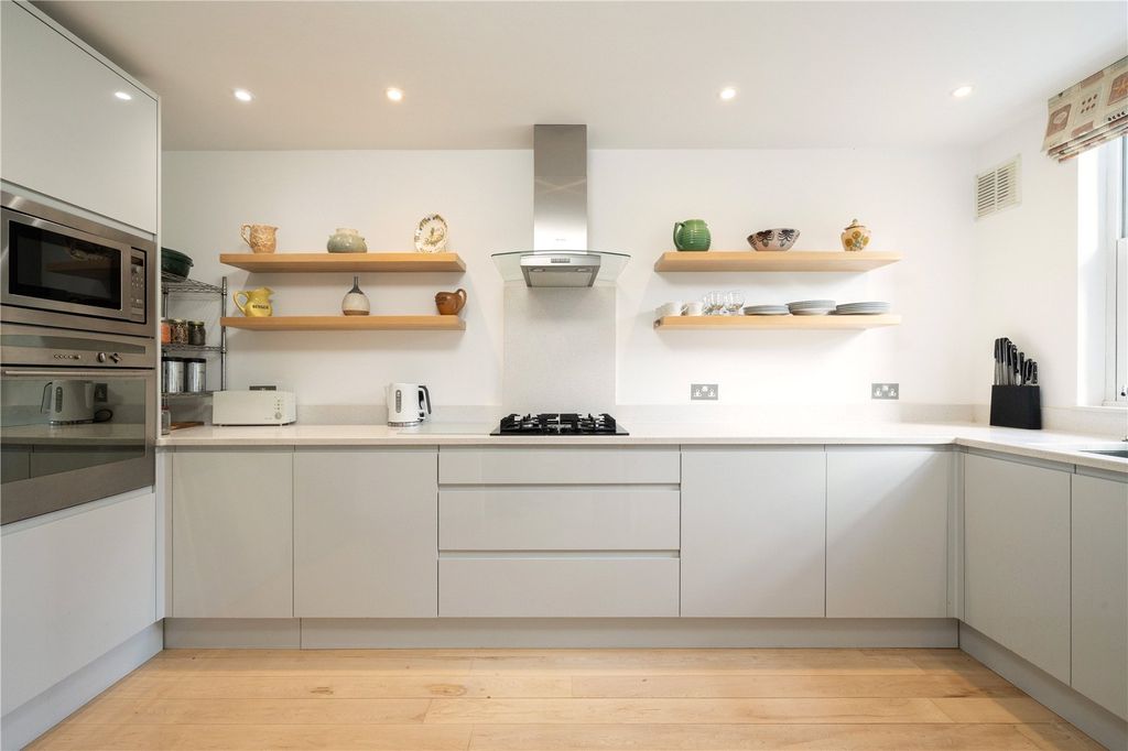 Property photo 2 of 16 Kitchen