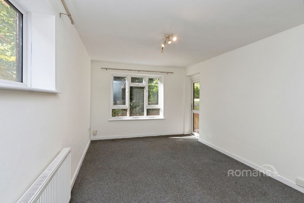 Property photo 3 of 13 Pbox-Img.Jpg