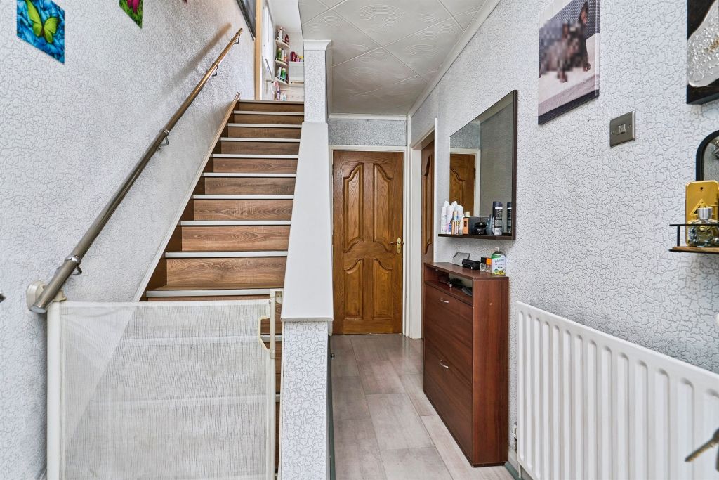 Property photo 2 of 25