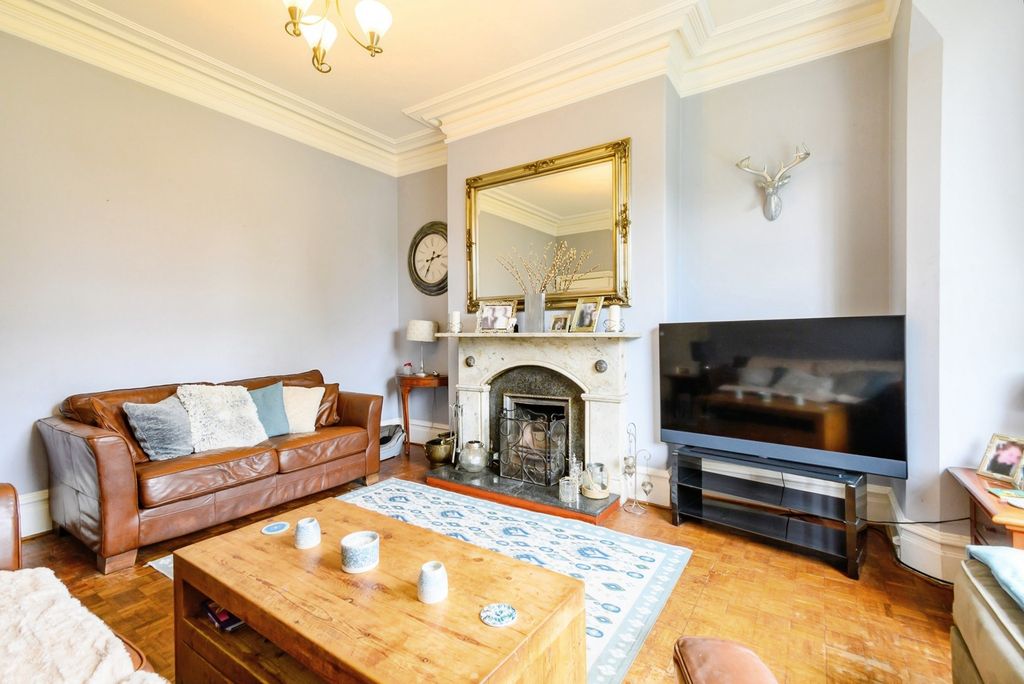 Property photo 3 of 20 Photo