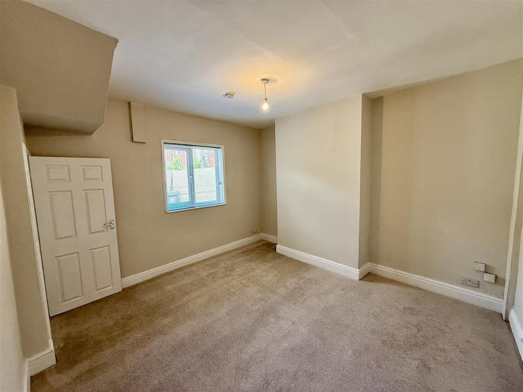 Property photo 3 of 8 Dining Room