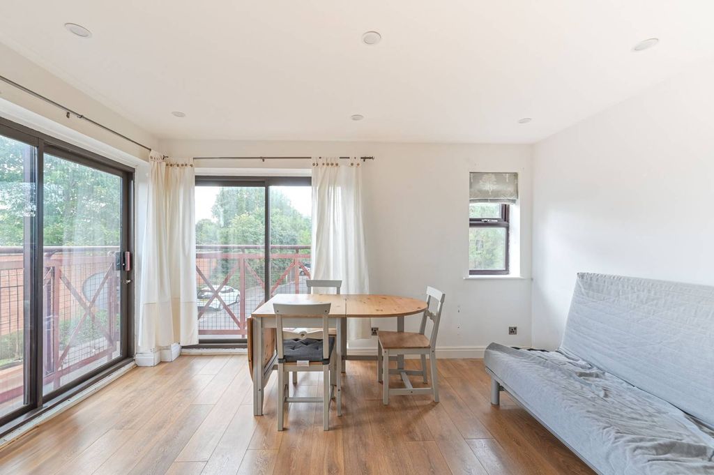 Property photo 1 of 15