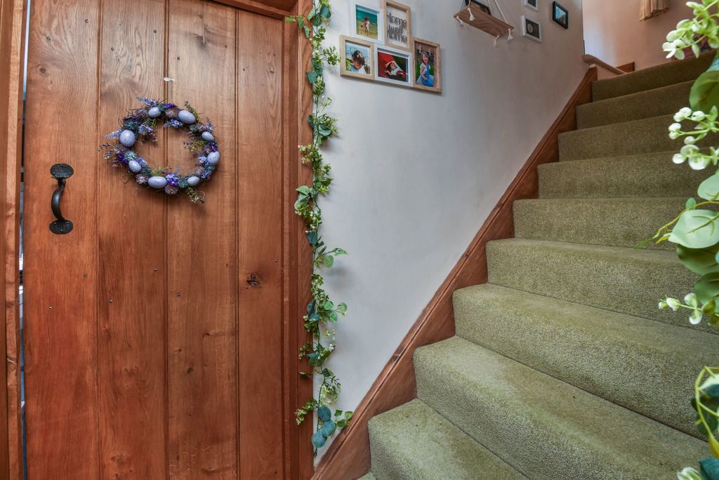 Property photo 2 of 36