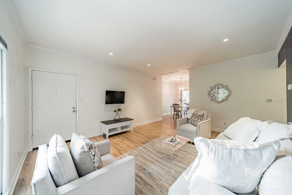 Property photo 3 of 45 <Alttext/>