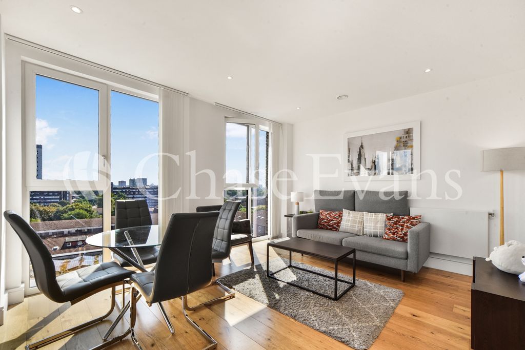 Property photo 1 of 18 Living
