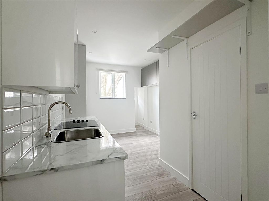 Property photo 3 of 9 Img_2123.Jpg