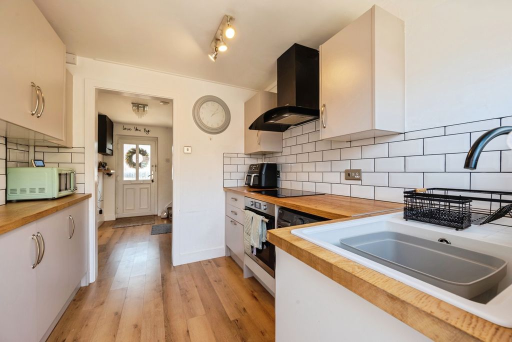 Property photo 3 of 19 Pbox-Img.Jpg