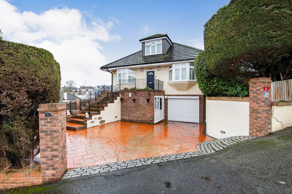 Property photo 1 of 29