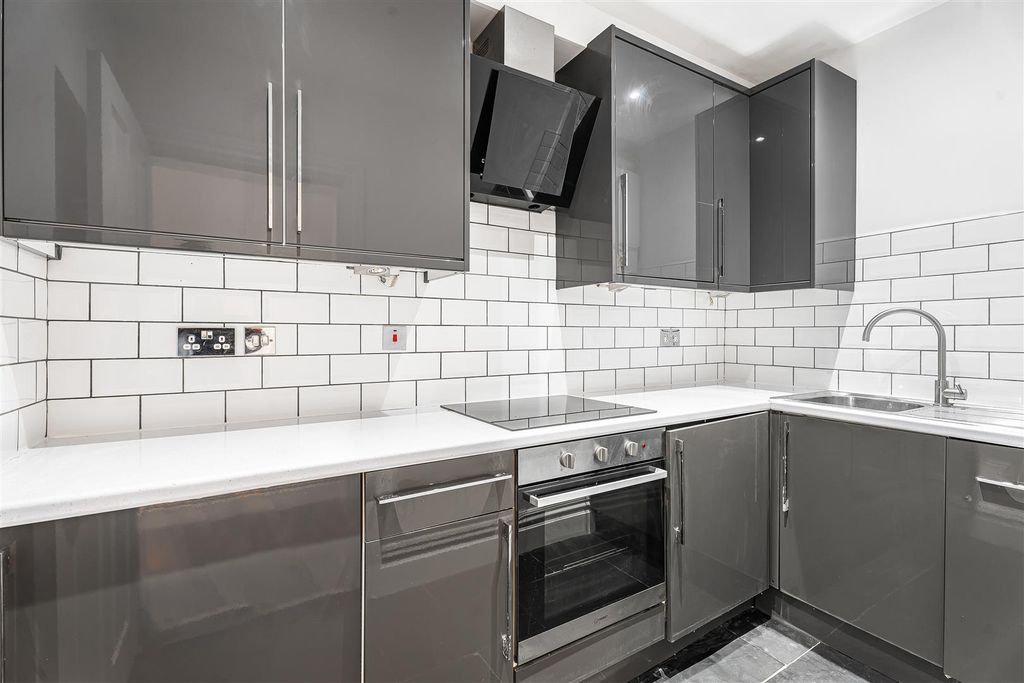 Property photo 3 of 21 10_68450.Jpg