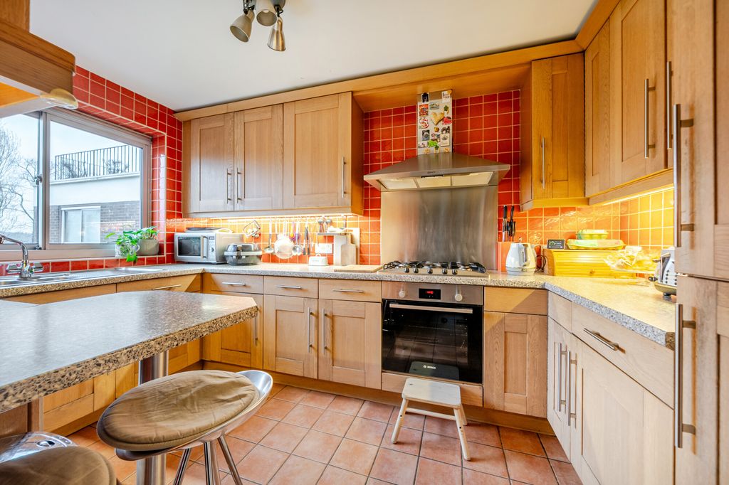 Property photo 3 of 21