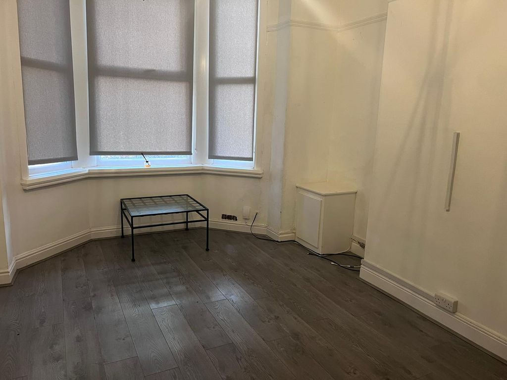 Property photo 3 of 15 Living Room