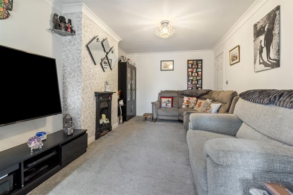 Property photo 3 of 25 29 Hurley Road-001.Jpg