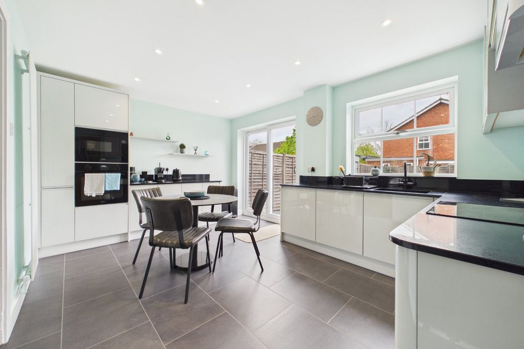 Property photo 3 of 14 Picture No. 10