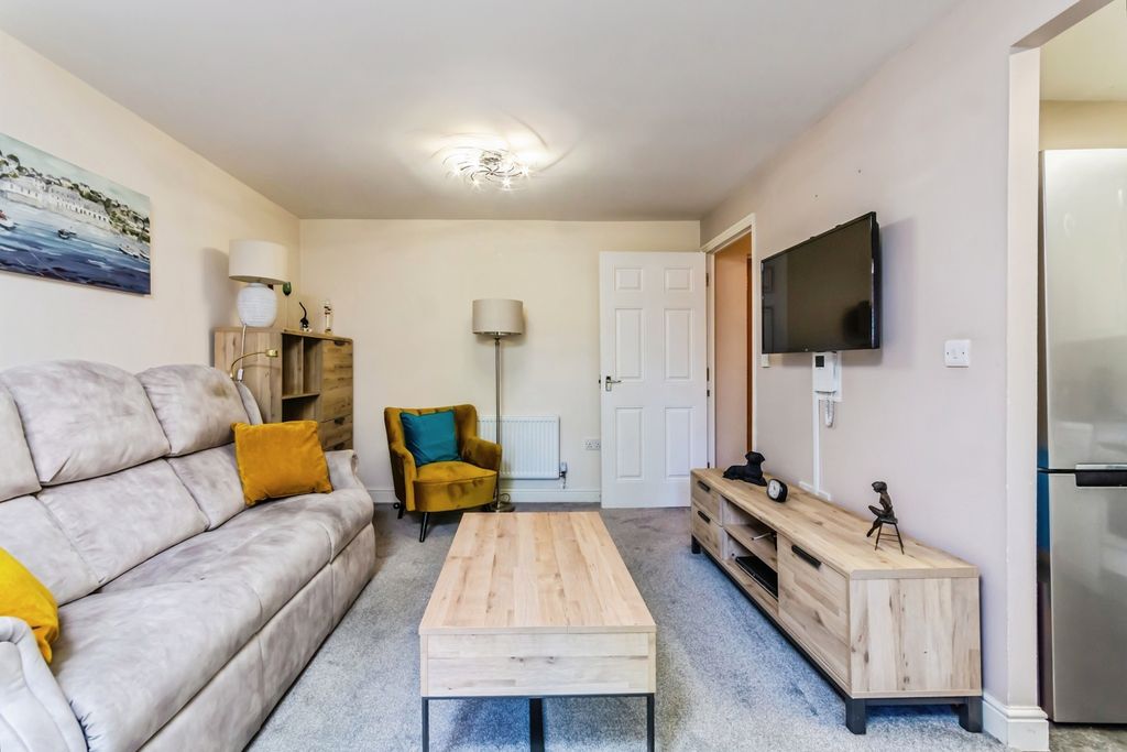 Property photo 3 of 21 Photo